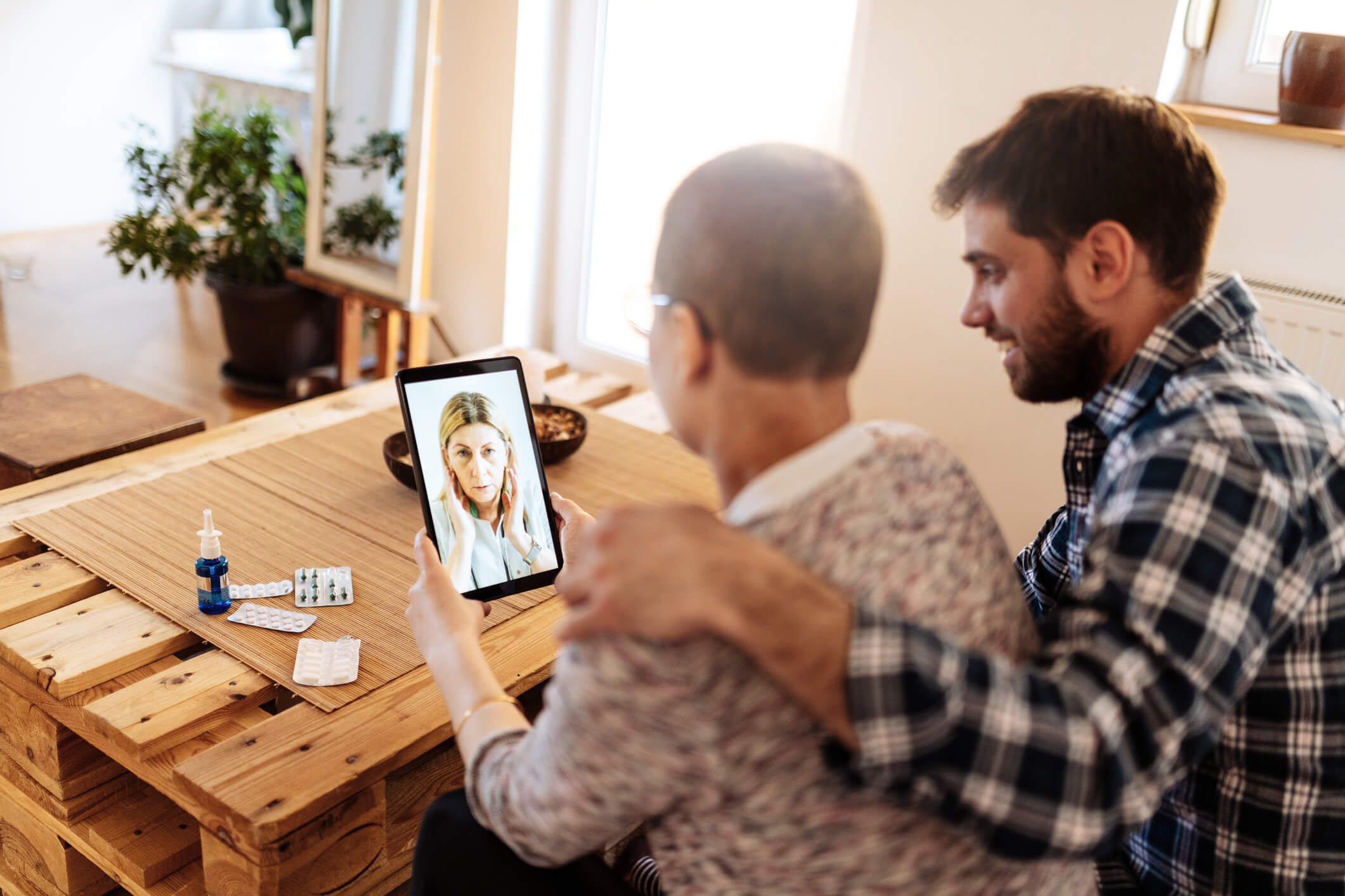 cancer-patient-talking-to-woman-on-ipad